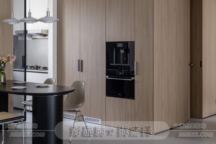 1689260723473736.png 大連裝修潮流趨勢之現(xiàn)代簡約案例賞析典雅素凈溫潤空間8.png